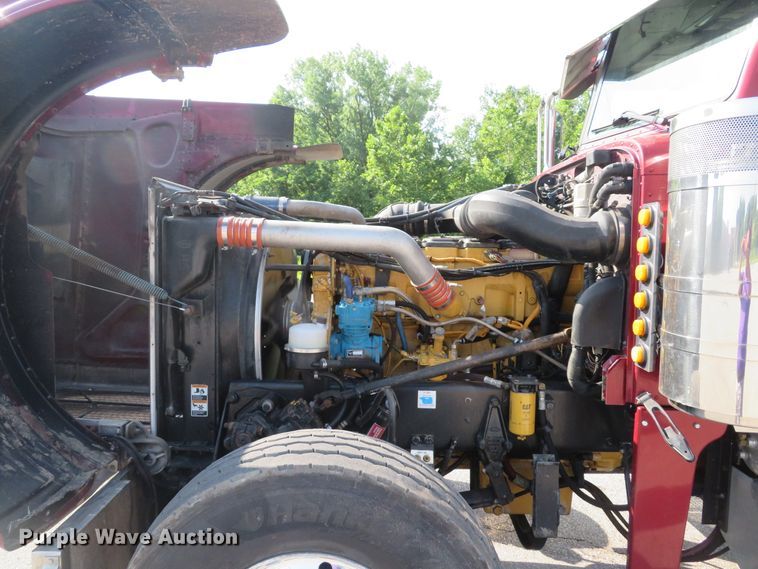 image for item DE8162 2006 Peterbilt 379 semi truck
