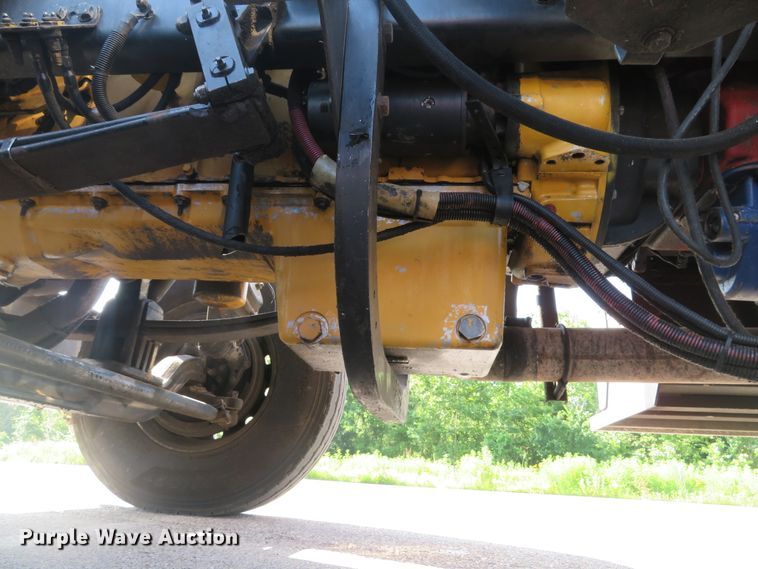 image for item DE8162 2006 Peterbilt 379 semi truck