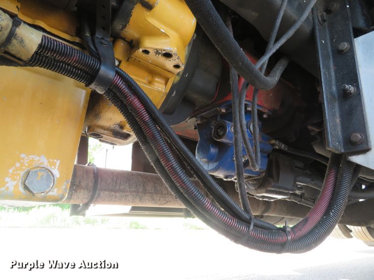 image for item DE8162 2006 Peterbilt 379 semi truck