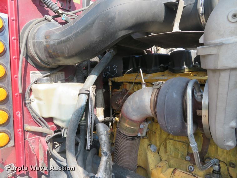 image for item DE8162 2006 Peterbilt 379 semi truck