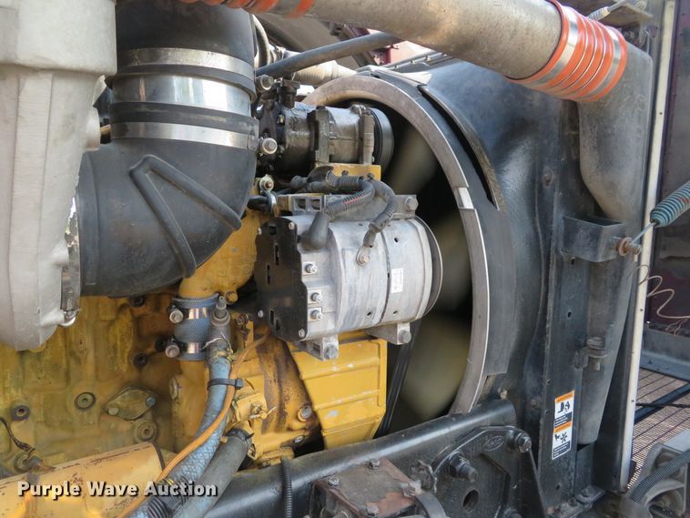 image for item DE8162 2006 Peterbilt 379 semi truck