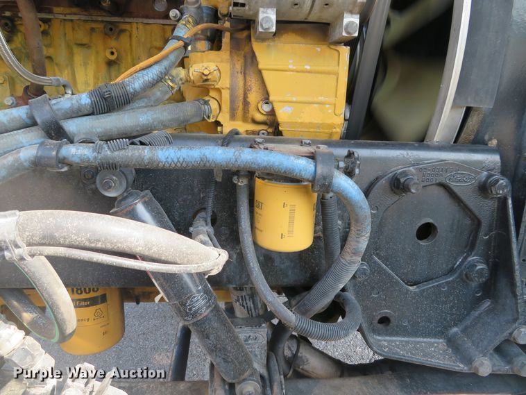 image for item DE8162 2006 Peterbilt 379 semi truck