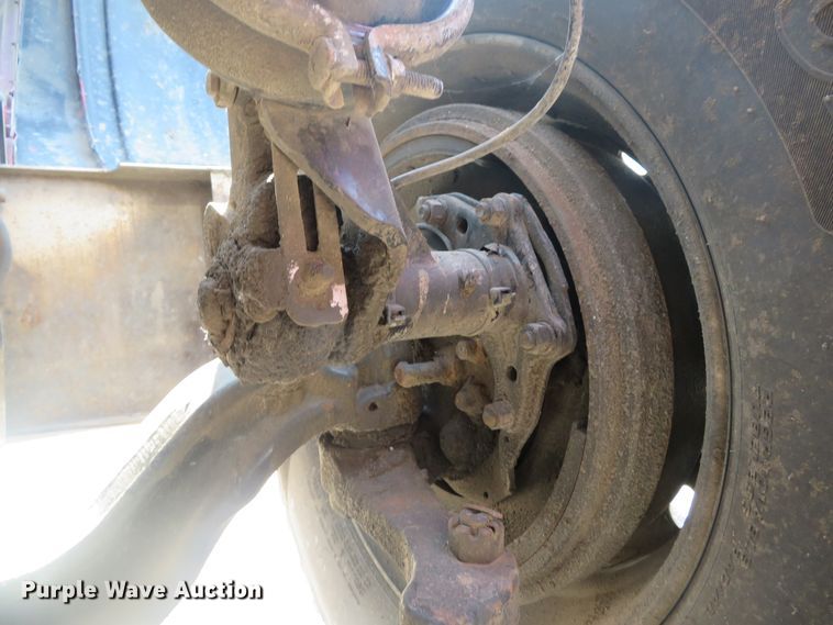 image for item DE8162 2006 Peterbilt 379 semi truck