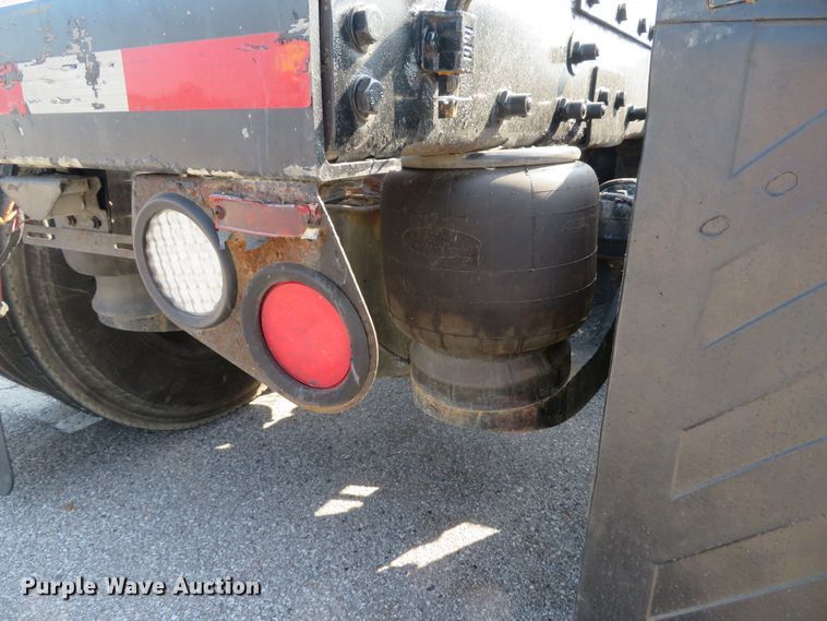 image for item DE8162 2006 Peterbilt 379 semi truck