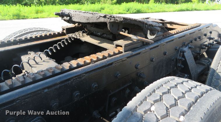 image for item DE8162 2006 Peterbilt 379 semi truck