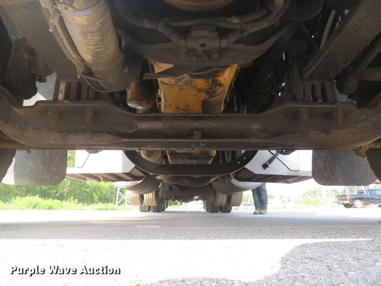 image for item DE8162 2006 Peterbilt 379 semi truck