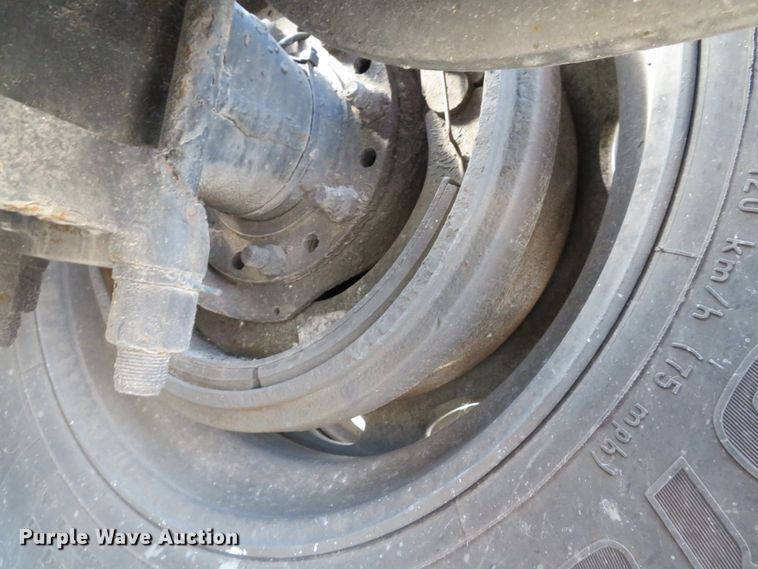 image for item DE8162 2006 Peterbilt 379 semi truck