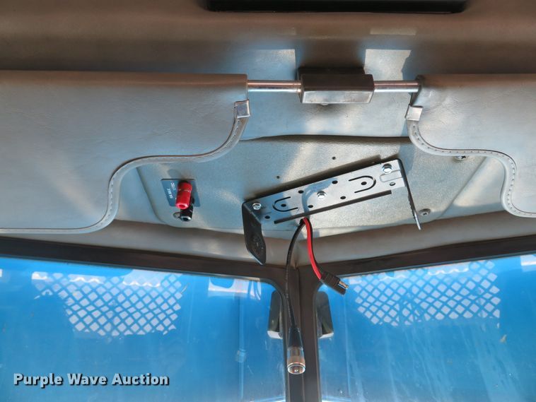 image for item DE8163 2001 Peterbilt 379 semi truck