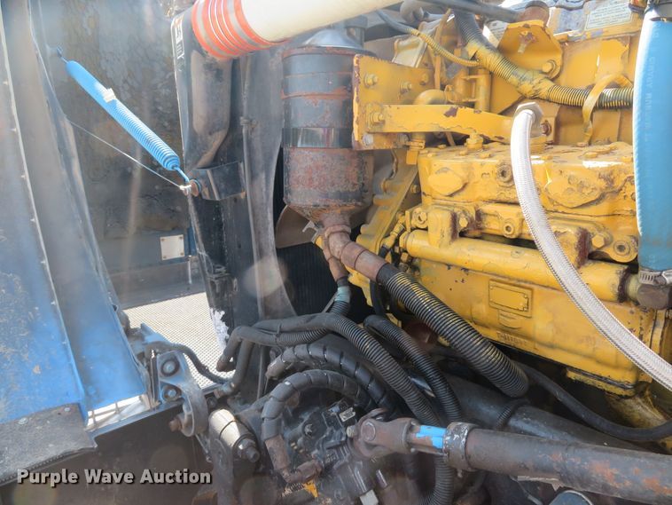 image for item DE8163 2001 Peterbilt 379 semi truck