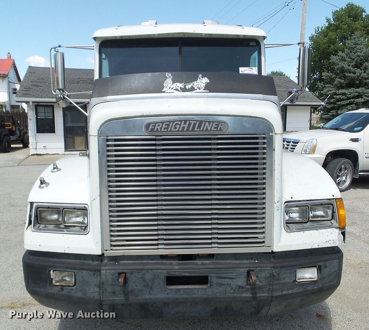 image for item DF0783 1992 Freightliner FLD112 semi truck