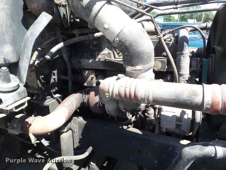 image for item DF0783 1992 Freightliner FLD112 semi truck