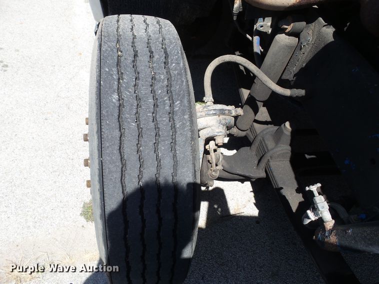 image for item DF0783 1992 Freightliner FLD112 semi truck