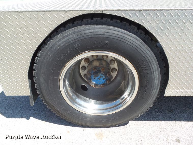 image for item DF0783 1992 Freightliner FLD112 semi truck