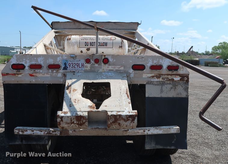 image for item DG4110 2002 Flowboy BD24 bottom dump trailer