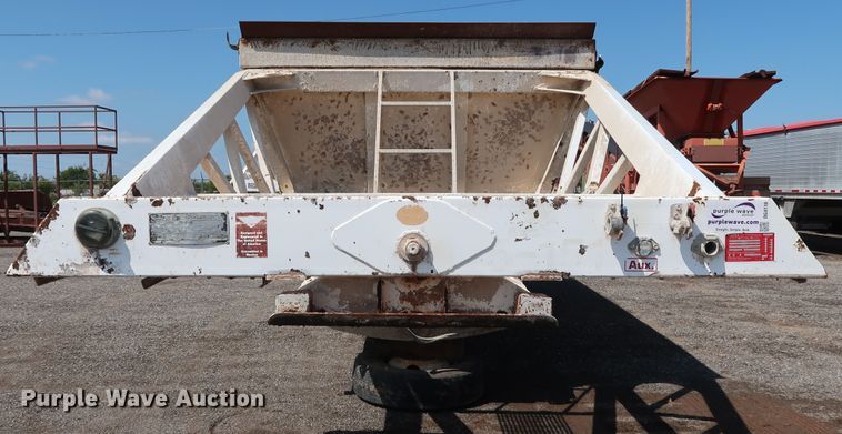 image for item DG4110 2002 Flowboy BD24 bottom dump trailer