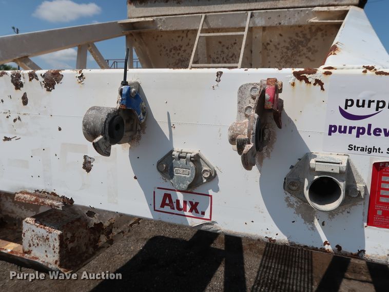 image for item DG4110 2002 Flowboy BD24 bottom dump trailer