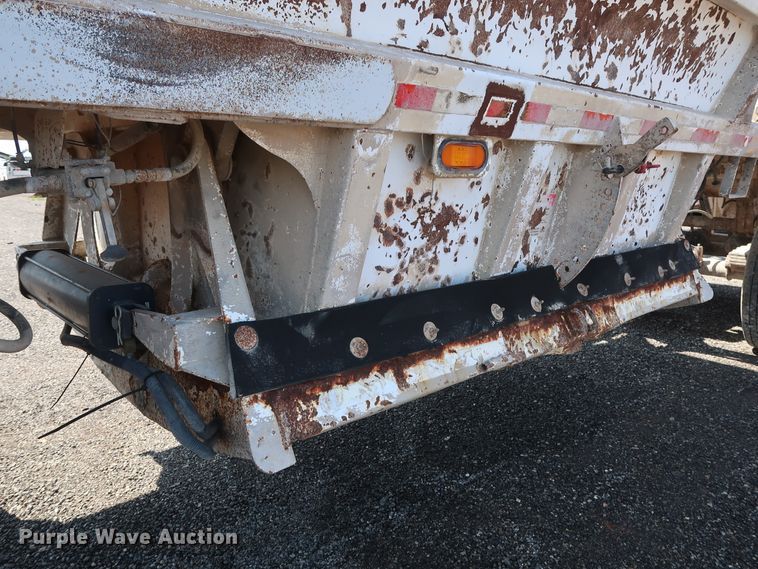 image for item DG4110 2002 Flowboy BD24 bottom dump trailer