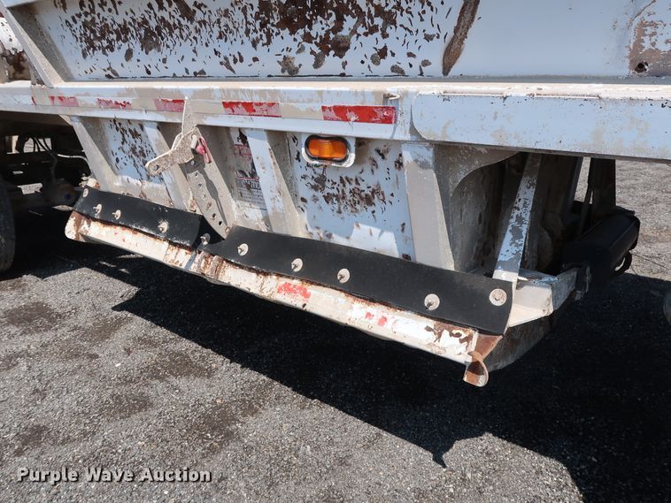 image for item DG4110 2002 Flowboy BD24 bottom dump trailer