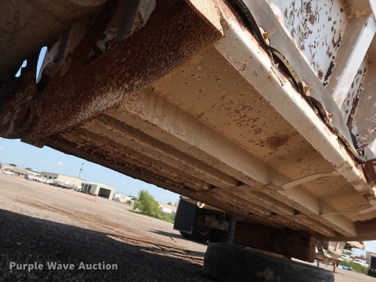 image for item DG4110 2002 Flowboy BD24 bottom dump trailer