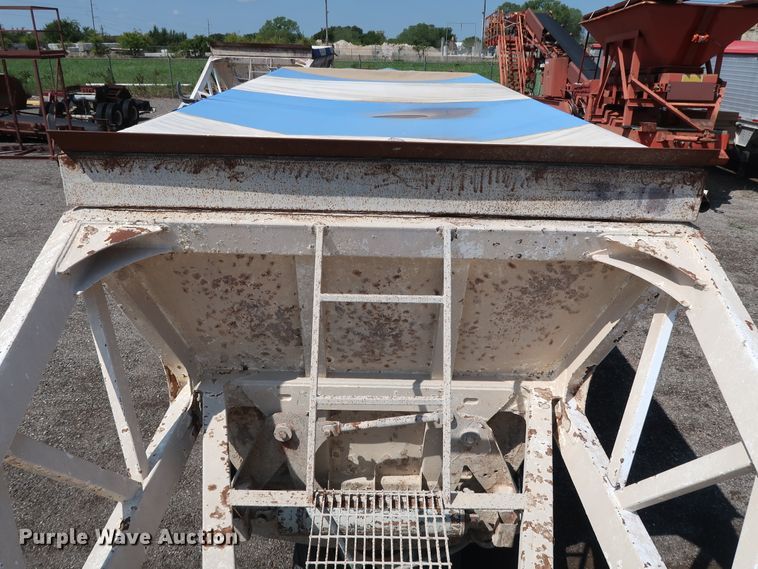 image for item DG4110 2002 Flowboy BD24 bottom dump trailer