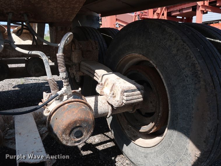 image for item DG4110 2002 Flowboy BD24 bottom dump trailer