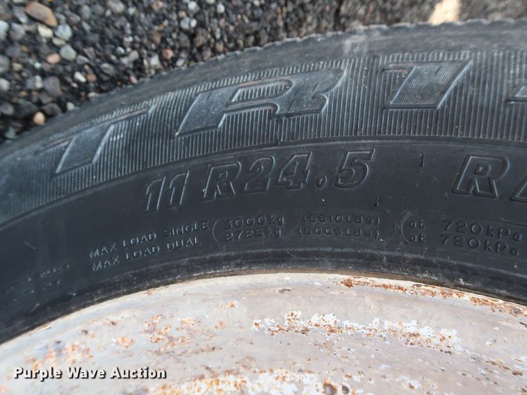 image for item DG4110 2002 Flowboy BD24 bottom dump trailer