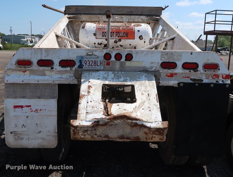 image for item DG4111 2002 Flowboy BD24 bottom dump trailer