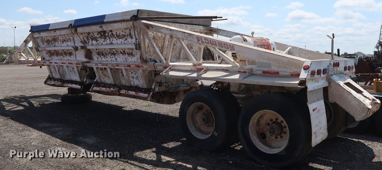 image for item DG4111 2002 Flowboy BD24 bottom dump trailer