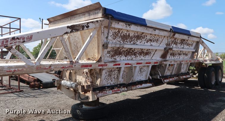 image for item DG4111 2002 Flowboy BD24 bottom dump trailer