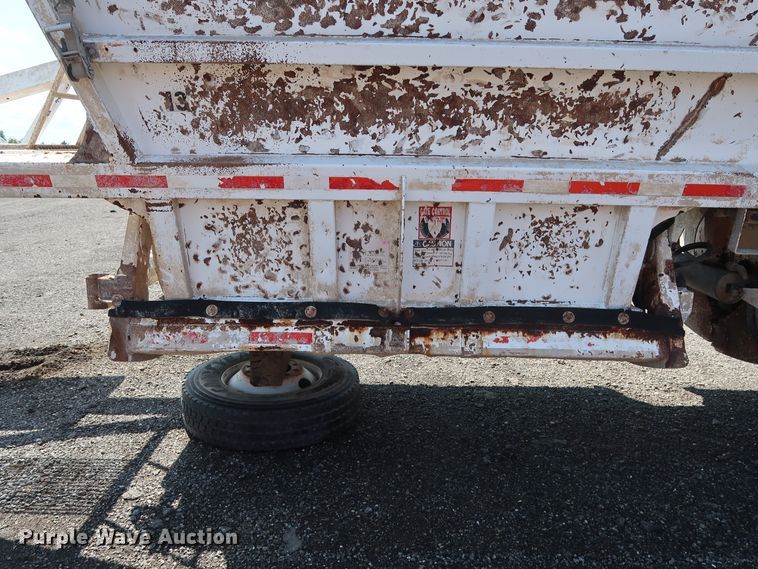 image for item DG4111 2002 Flowboy BD24 bottom dump trailer