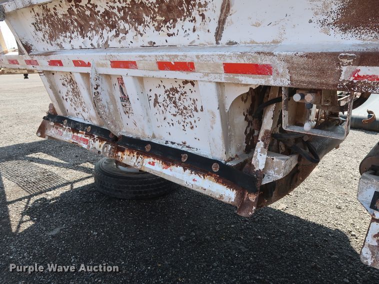 image for item DG4111 2002 Flowboy BD24 bottom dump trailer