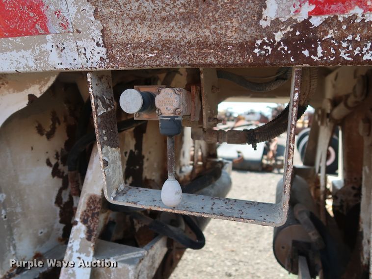 image for item DG4111 2002 Flowboy BD24 bottom dump trailer