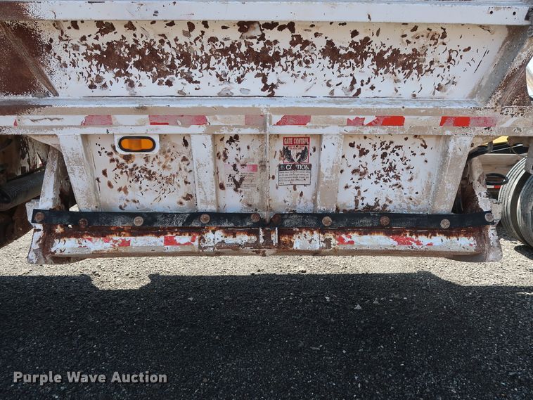 image for item DG4111 2002 Flowboy BD24 bottom dump trailer