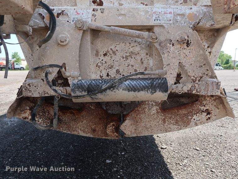 image for item DG4111 2002 Flowboy BD24 bottom dump trailer