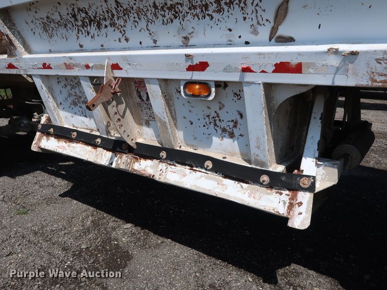 image for item DG4111 2002 Flowboy BD24 bottom dump trailer