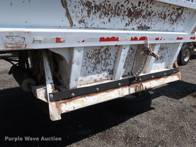 image for item DG4111 2002 Flowboy BD24 bottom dump trailer