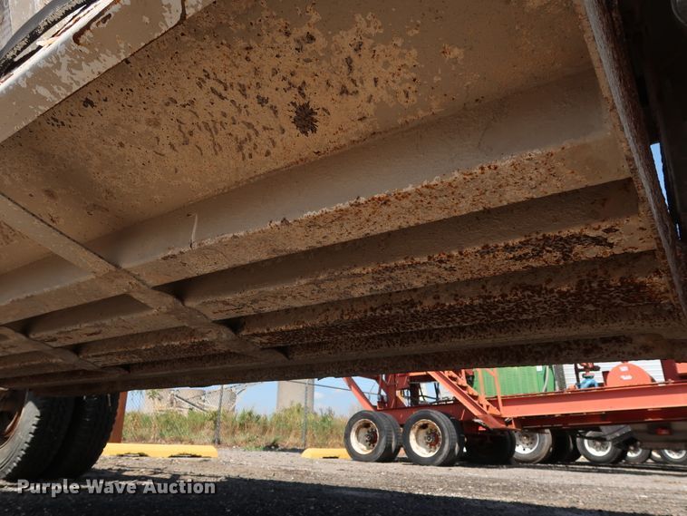 image for item DG4111 2002 Flowboy BD24 bottom dump trailer