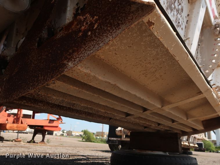 image for item DG4111 2002 Flowboy BD24 bottom dump trailer
