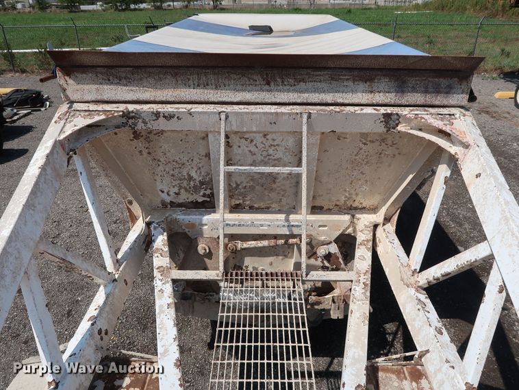 image for item DG4111 2002 Flowboy BD24 bottom dump trailer