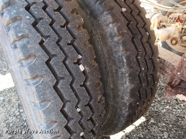 image for item DG4111 2002 Flowboy BD24 bottom dump trailer