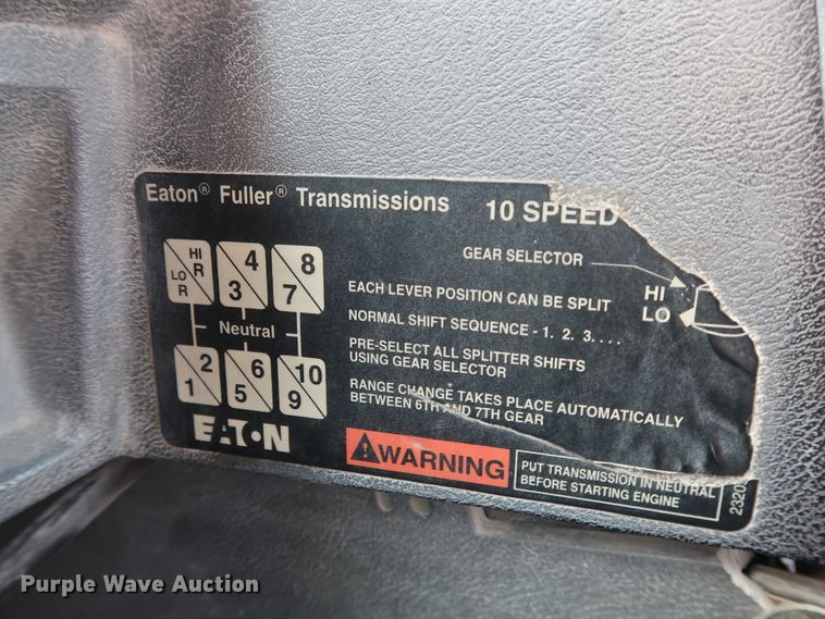 image for item DG4125 1996 Mack CH613 semi truck