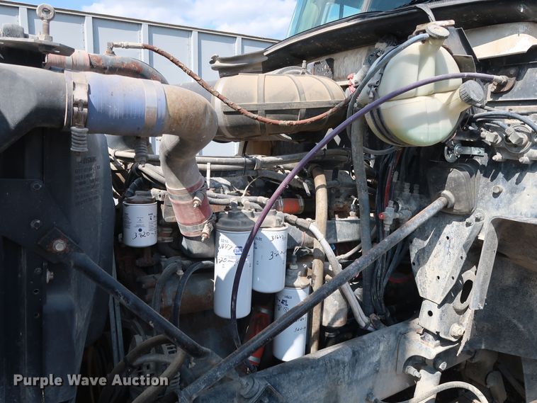 image for item DG4125 1996 Mack CH613 semi truck