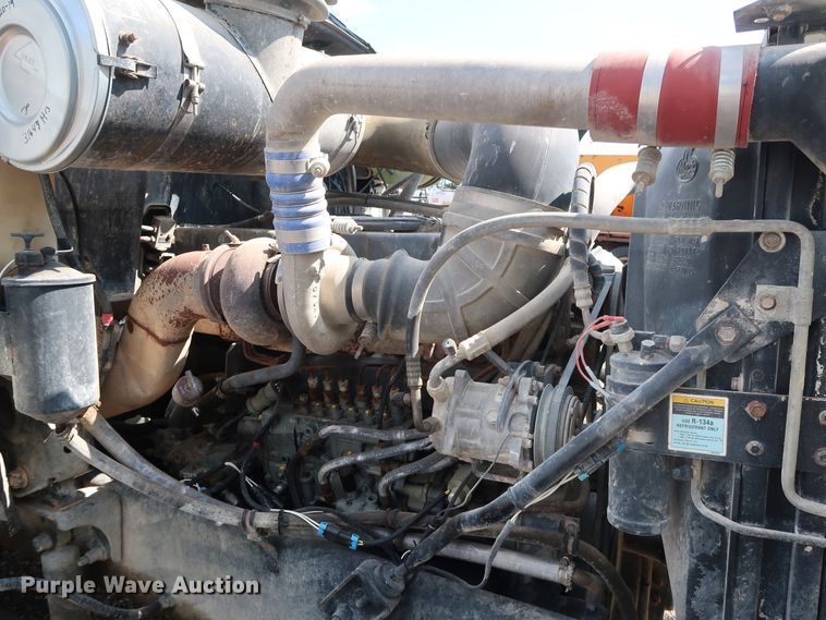 image for item DG4125 1996 Mack CH613 semi truck