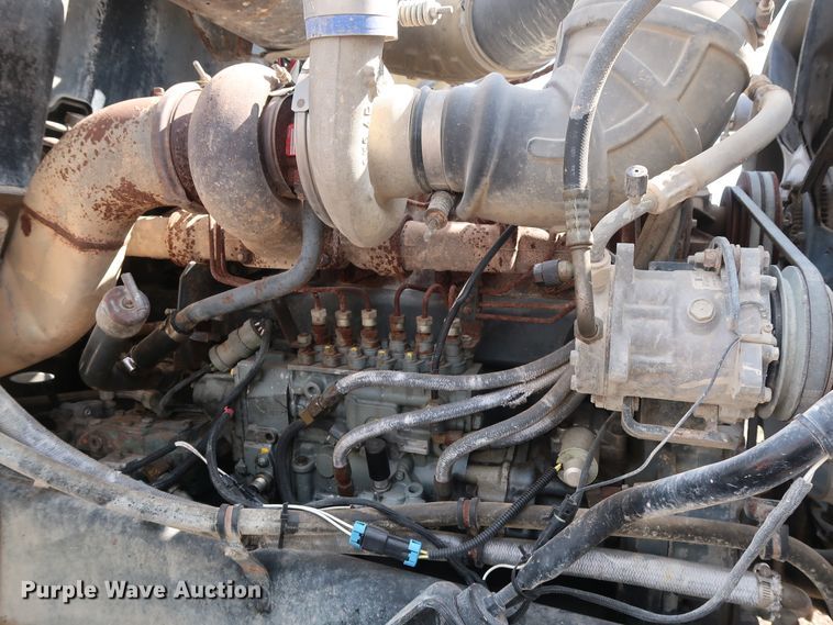 image for item DG4125 1996 Mack CH613 semi truck