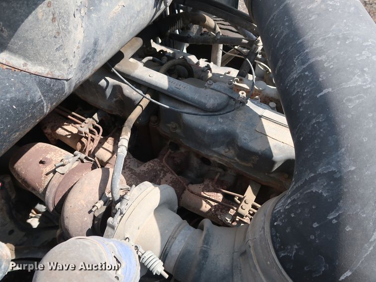 image for item DG4125 1996 Mack CH613 semi truck