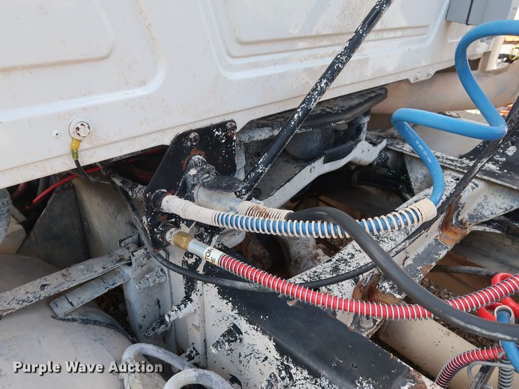 image for item DG4125 1996 Mack CH613 semi truck