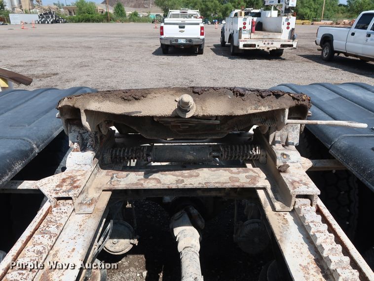 image for item DG4125 1996 Mack CH613 semi truck