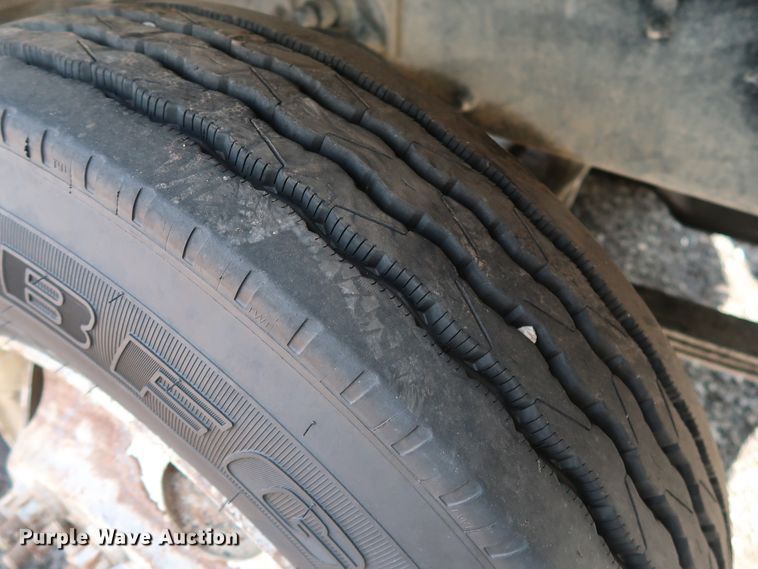 image for item DG4125 1996 Mack CH613 semi truck