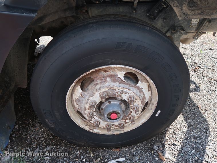 image for item DG4125 1996 Mack CH613 semi truck