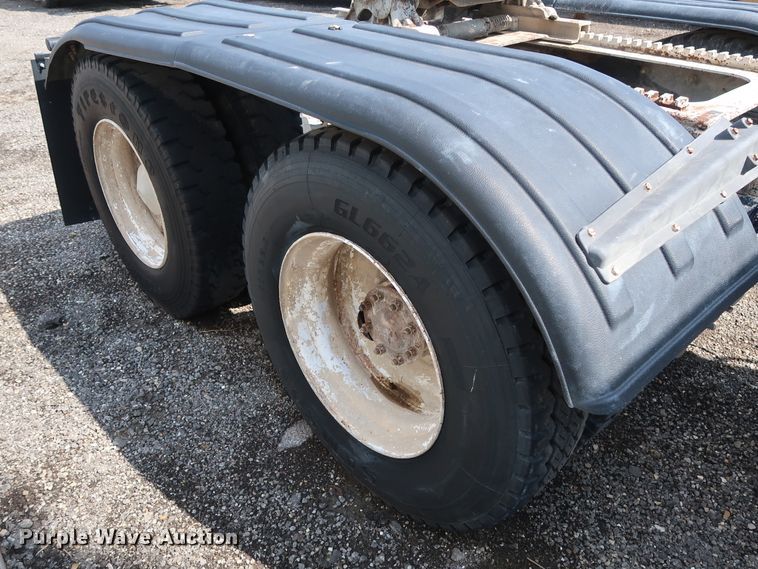 image for item DG4125 1996 Mack CH613 semi truck